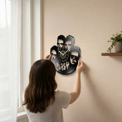 OROLOGIO DA PARETE IN VINILE CLASH