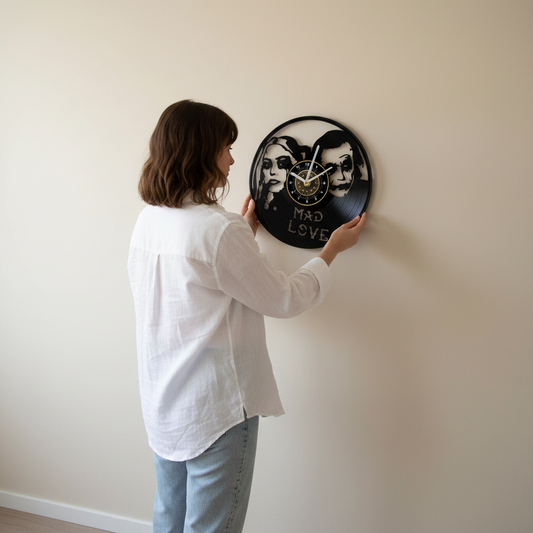OROLOGIO DA PARETE IN VINILE HARLEY QUINN E JOKER