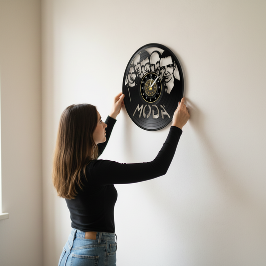 OROLOGIO DA PARETE IN VINILE MODA'